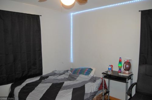 4559 Douglas Dr, Minneapolis MN 55422-1033 exterior