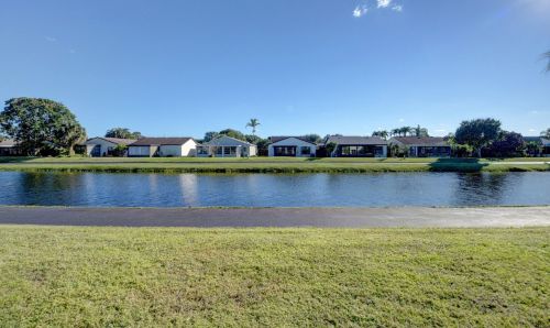 5136 Mirror Lk Blvd, Boynton Beach FL  33472-1211 exterior