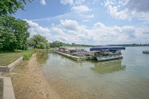 3344 Silver Circle Dr, Oconomowoc, WI 53066-4731