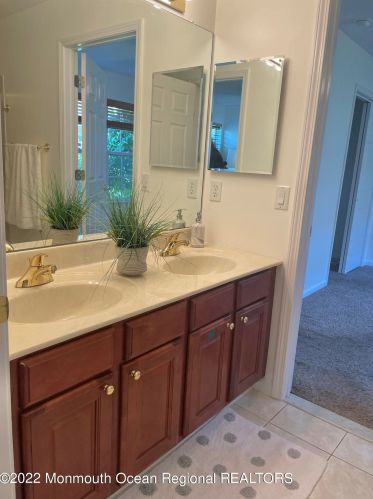 58 Ivy Hill Rd, Lakewood NJ  08701-5772 exterior