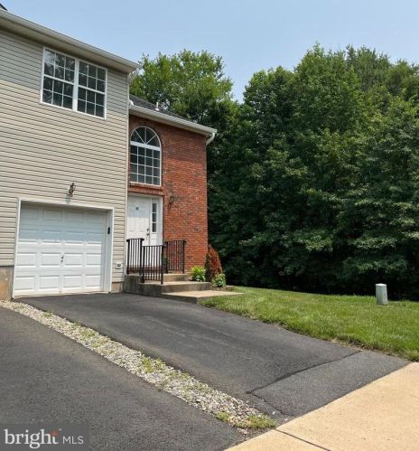 110 Violet Ln, Trenton, NJ 08638-2031