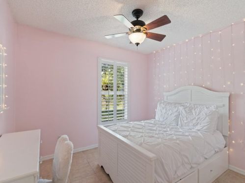 8425 102 Ct, Vero Beach FL  32967-3282 exterior