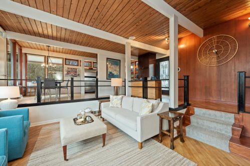 77 Lakeview Dr, Lake Geneva WI  53147-9701 exterior