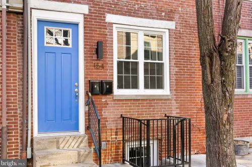 154 Fairmount Ave, Philadelphia PA  19123-3017 exterior