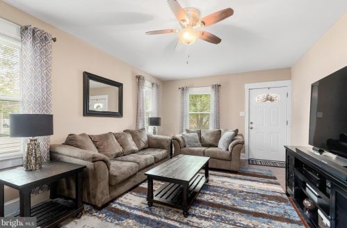 10 Cedar Ave, Berlin Boro NJ  08009-1302 exterior