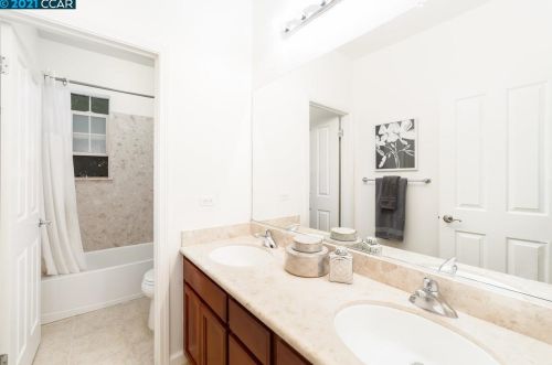 1040 Zebrina Way, San Ramon CA  94582-5209 exterior