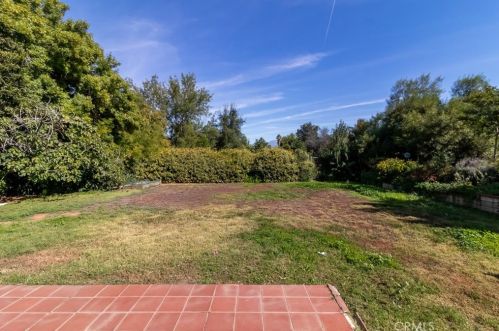 521 Sunnyside Ave, Redlands CA  92373-5635 exterior