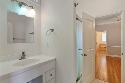 5057 Harney Ln, Lodi CA  95240-6922 exterior