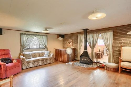 133 Elizabeth Ave, Evans City, PA 16033-1015