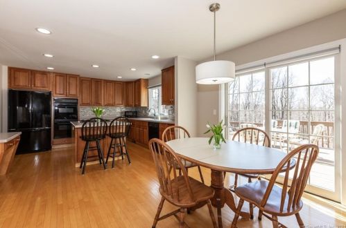 34 Mudry Farm Rd, Brookfield Center CT  06804-3542 exterior