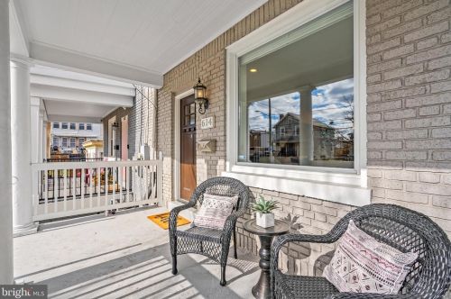 614 Franklin St, Washington, DC 20017-1318