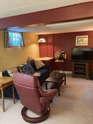 37 Damon Rd, Cincinnati OH 45218-1040 exterior