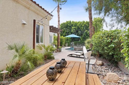 80752 Via Puerta Azul, La Quinta CA  92253-7777 exterior