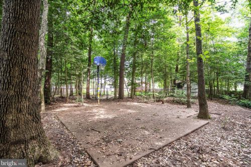 6104 Fox Point Rd, Fredericksburg VA  22407-8330 exterior