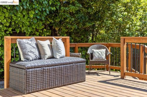 3028 Jordan Rd, Oakland CA  94602-3529 exterior