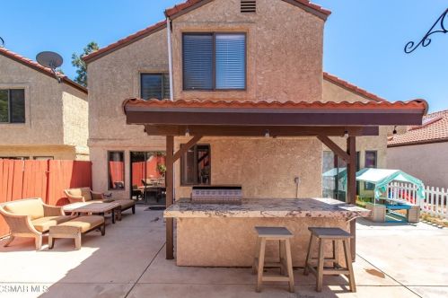 2228 Oak Haven Ave, Simi Valley CA  93063-5020 exterior