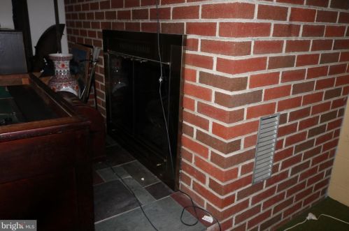 609 Hammond Ave, Hanover PA 17331-3843 exterior