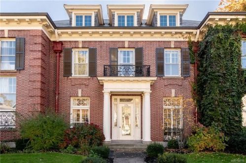 176 Bryant St, Buffalo, NY 14222-2005