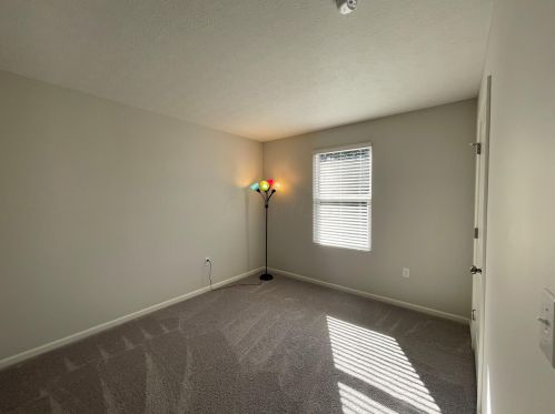 1881 Erika Dr, Springfield OH  45503-5883 exterior