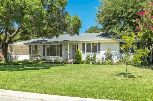 4321 Clayton Rd, Fort Worth, TX 76116-8036