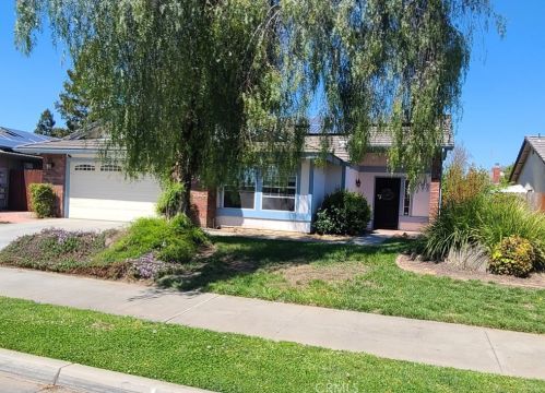 1573 University Ave, Madera CA  93637-2963 exterior