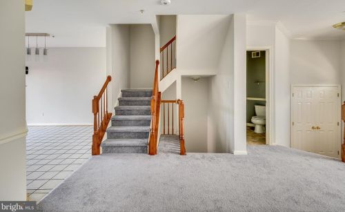 124 Goldsworth Ter, Leesburg VA  20175-5067 exterior