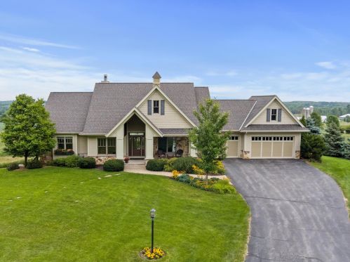 9140 Hilltop Rd, Cato, WI 54230-8485