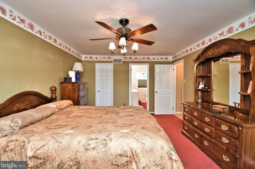 122 Claremont Dr, Lansdale PA 19446-6361 exterior