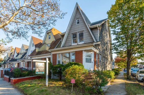 159-02 Grand Central Pkwy, Jamaica, NY 11432-1126