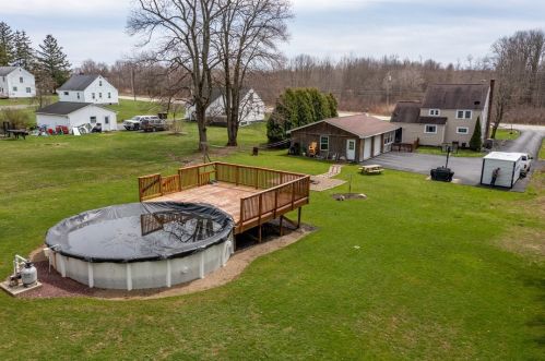 5313 State St, Hermitage PA  16148-9444 exterior