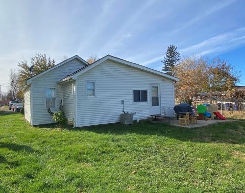 405 1st St, Warsaw, KY 41095-2054