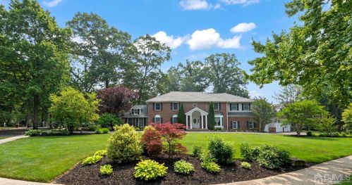 28 Darby Rd, East Brunswick, NJ 08816-3407