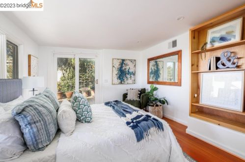 51 Chelton Ln, Oakland CA  94611-2514 exterior