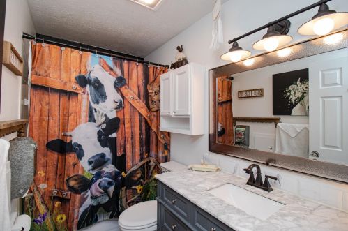 10436 Darnel Ave, Milwaukee WI 53223-3555 exterior