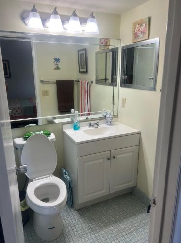 250 Southampton C, West Palm Beach FL  33417-7815 exterior