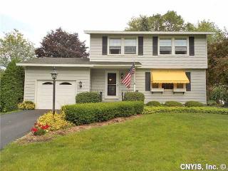 105 Teakwood Ln, Minoa, NY 13116-1125