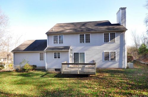 205 Congdon St, Middletown, CT 06457-2064