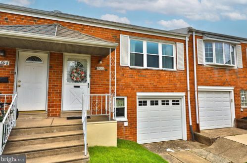 12108 Academy Rd, Philadelphia, PA 19154-2903