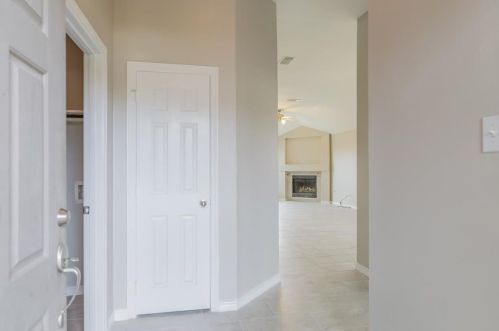 2209 Highland Crossing Dr, Conroe TX  77304-6801 exterior