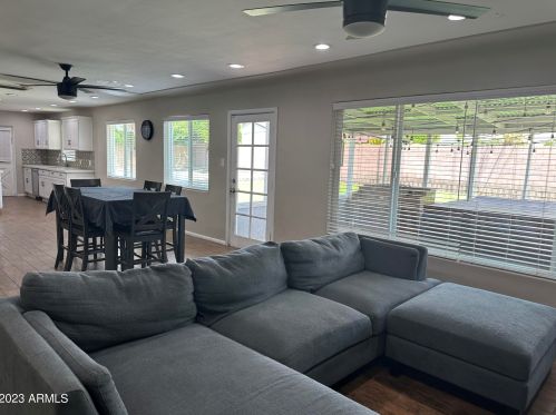 6741 12th St, Phoenix AZ  85014-1107 exterior