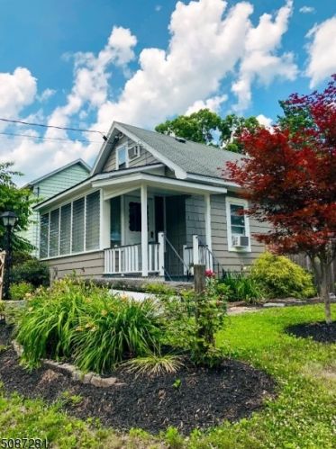 615 Mansfield St, Belvidere, NJ 07823-1911