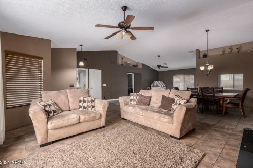 8828 Peck Dr, Glendale AZ  85301-4918 exterior