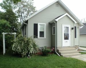2810 Harding Pl, Manitowoc, WI 54220-4447