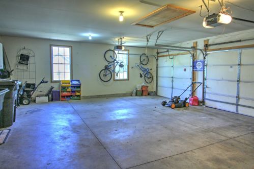 710 Willow Bend Dr, Waterford WI  53185-4281 exterior