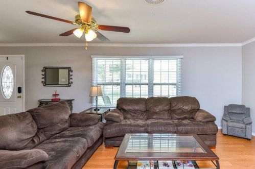 5617 Wedgmont Cir, Fort Worth TX  76133-2801 exterior