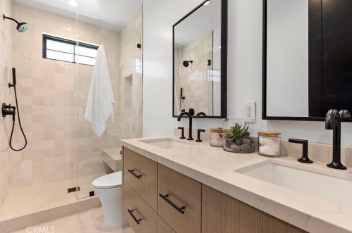 4955 Haskell Ave, Van Nuys CA  91436-1674 exterior