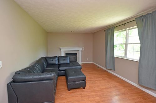 1413 Breckenridge Dr, Amelia OH  45102-1169 exterior