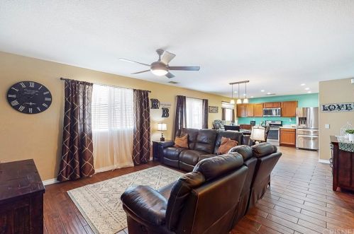 43123 Fleetwood Dr, Lancaster CA 93535-5213 exterior