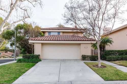564 Brookline Pl, Fullerton, CA 92835-2779
