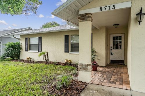 8715 Huntsman Ln, Port Richey, FL 34668-2021